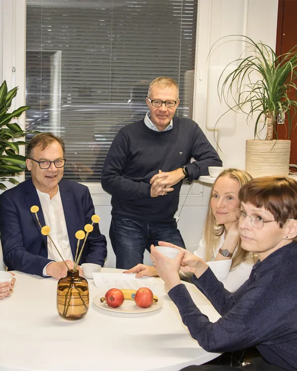 Mandaatin asiantuntijat työskentelevät yhdessä